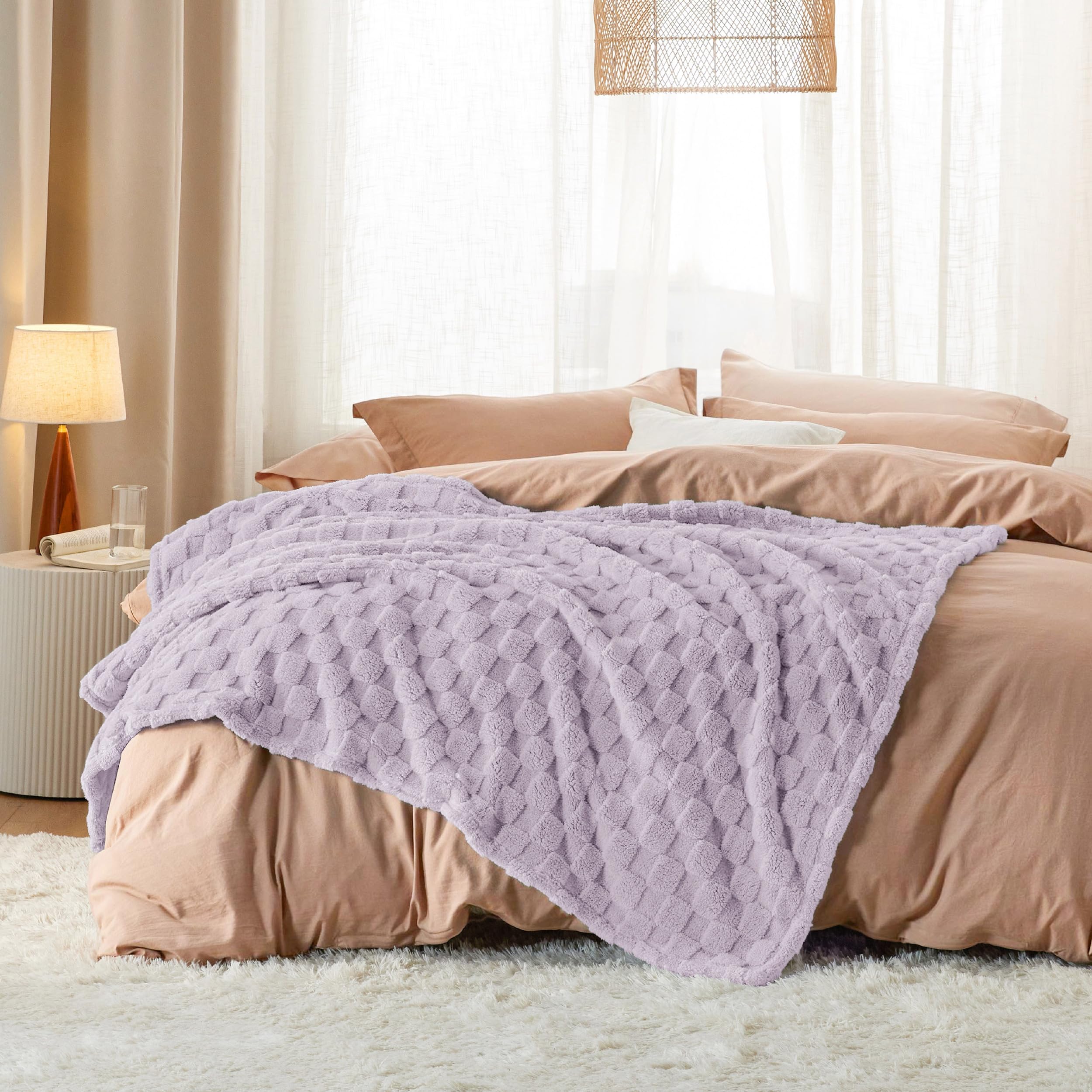 ブランケット 127cm x 152cm Ruched Lavender Amazon.com: Bedsure GentleSoft Lavender Fog Throw Blanket